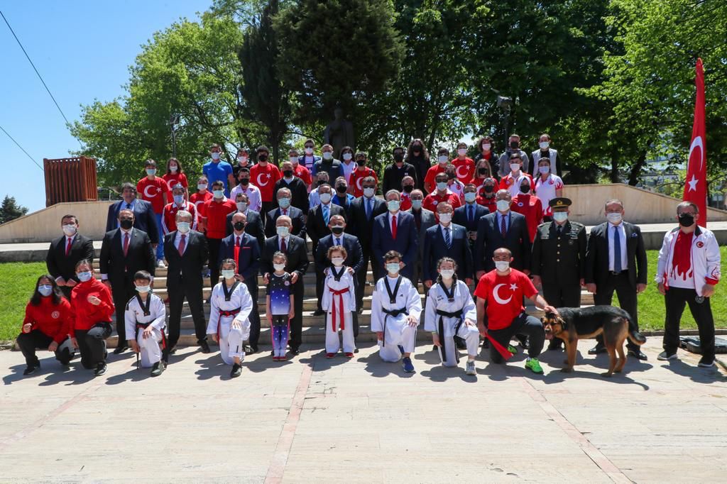 19 MAYIS ATATÜRK’Ü ANMA GENÇLİK VE SPOR BAYRAMI KUTLANDI