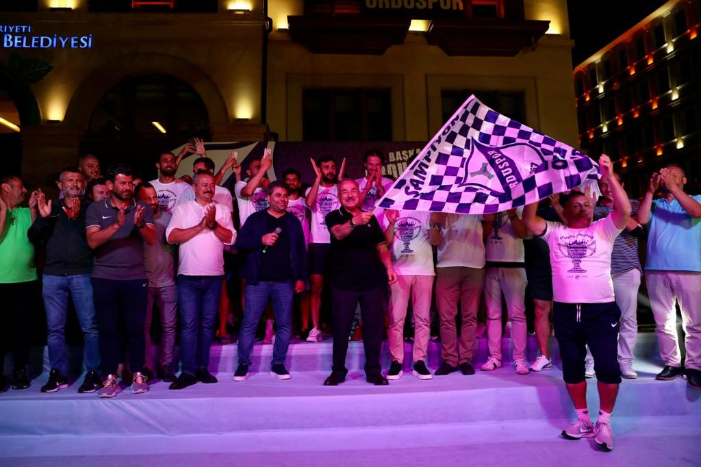 BUNUN ADI EFSANENİN GERİ DÖNÜŞÜ 