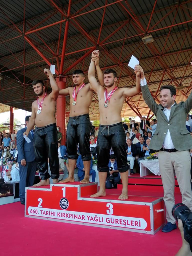 KIRKPINAR GÜREŞLERİNDEN BÜYÜKŞEHİR SPORCULARI BAŞARI İLE DÖNDÜ