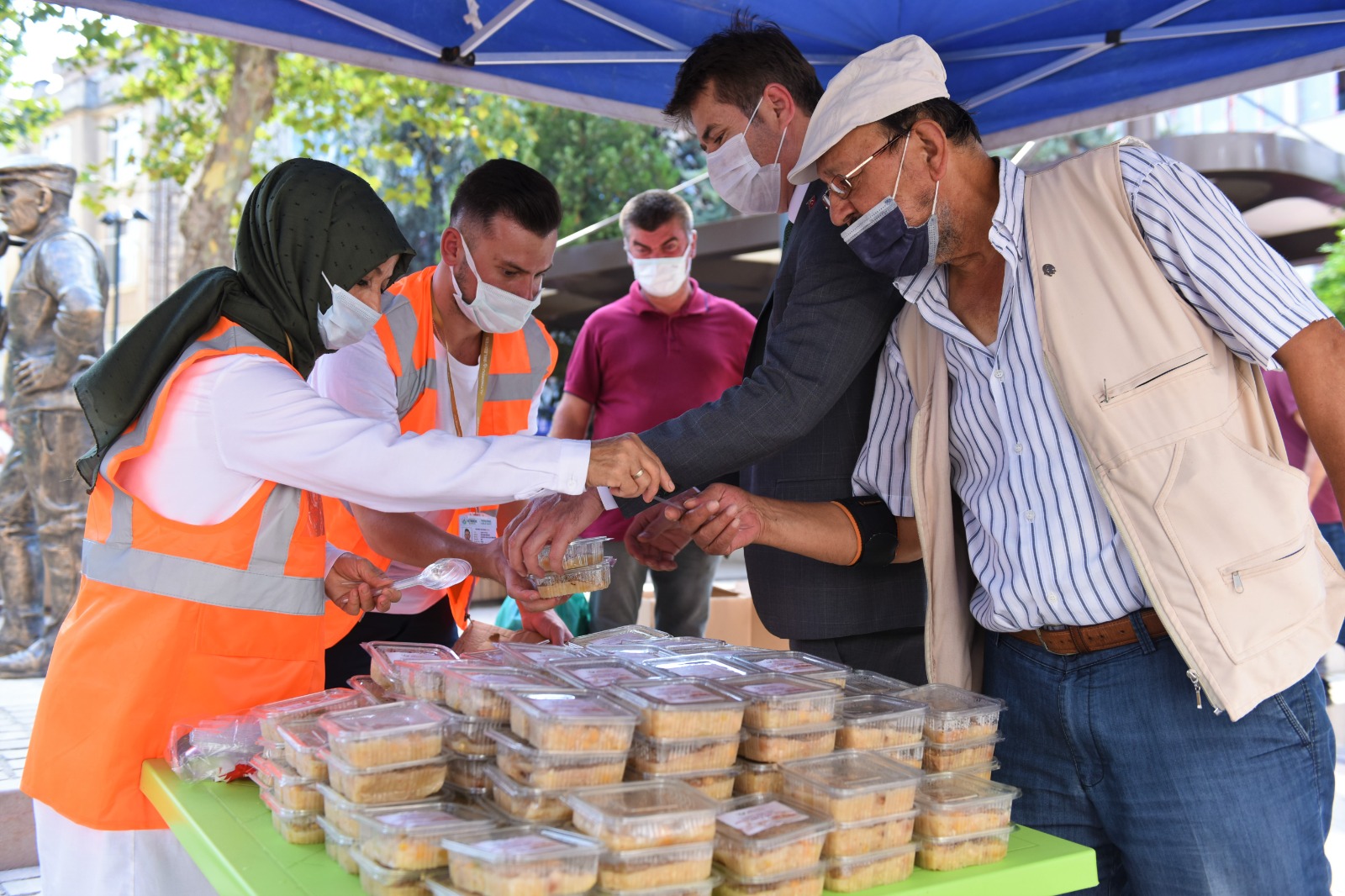 ALTINORDU BELEDİYESİNDEN ALTINORDU’LULARA AŞURE İKRAMI
