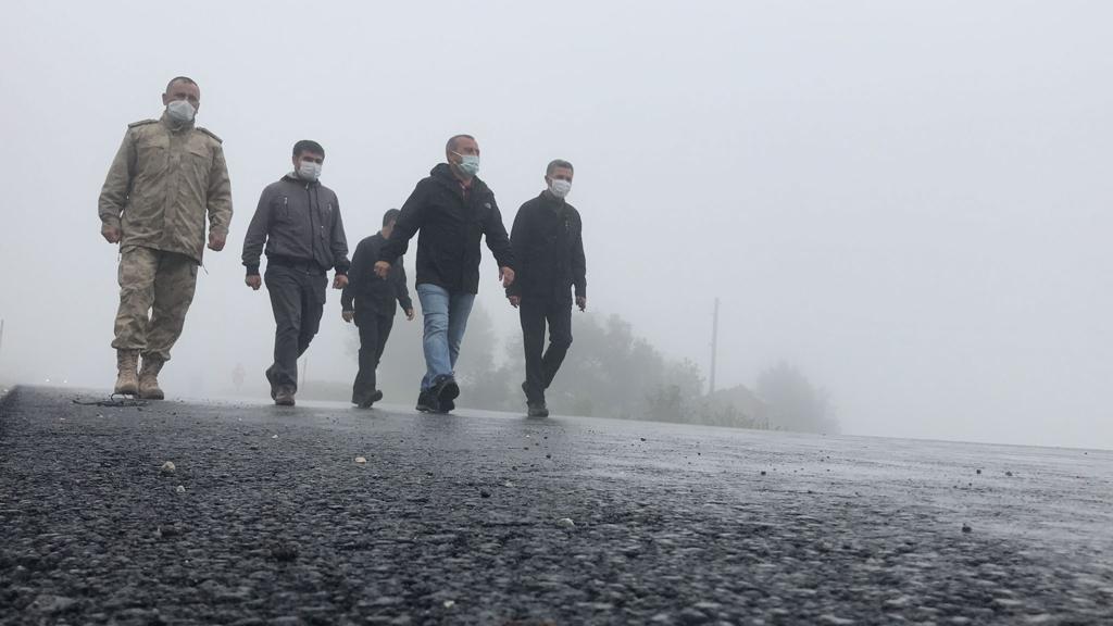 VALİ SONEL, KABADÜZ-ÇAMBAŞI YOLUNDA İNCELEMEDE BULUNDU 
