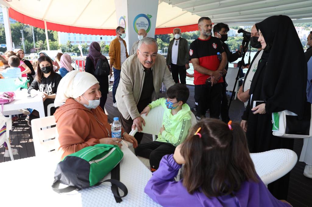 BAŞKAN GÜLER: “ÇOCUKLARIMIZI MUTLU ETMEK İÇİN ÇALIŞIYORUZ”