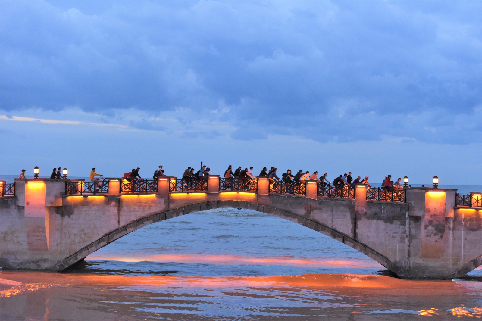 BU ŞEHİRDE HAYAT VAR