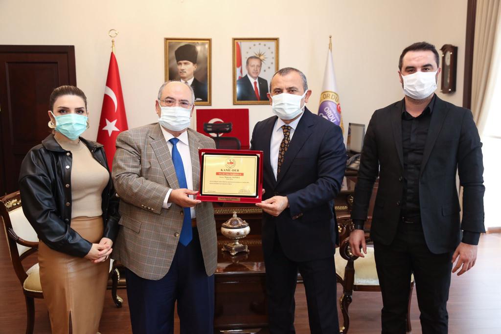 KAMU-DER’DEN VALİ SONEL’E  “YILIN EN BAŞARILI VALİSİ” ÖDÜLÜ