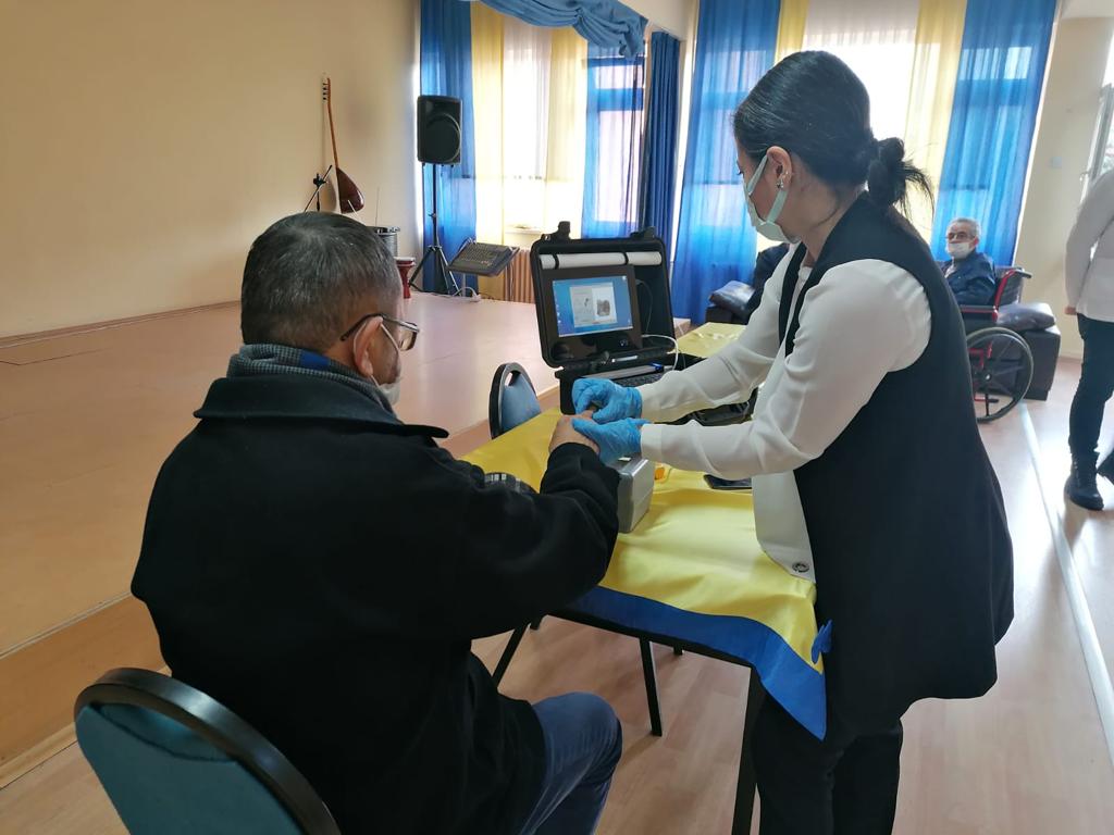 NÜFUS HİZMETİ YAŞLILARIMIZIN AYAĞINA GÖTÜRÜLÜYOR