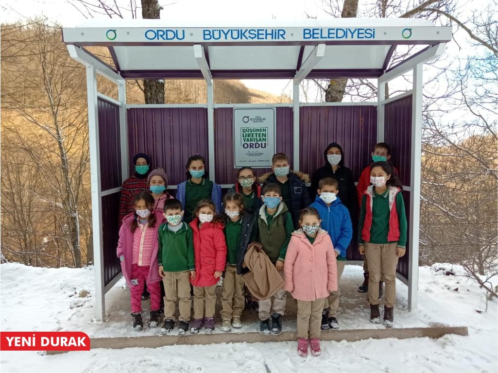 BİR DURAK ONLARCA GÜLÜMSEME