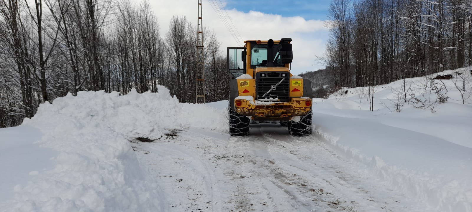 382 MAHALLE VE GRUP YOLU ULAŞIMA AÇILDI
