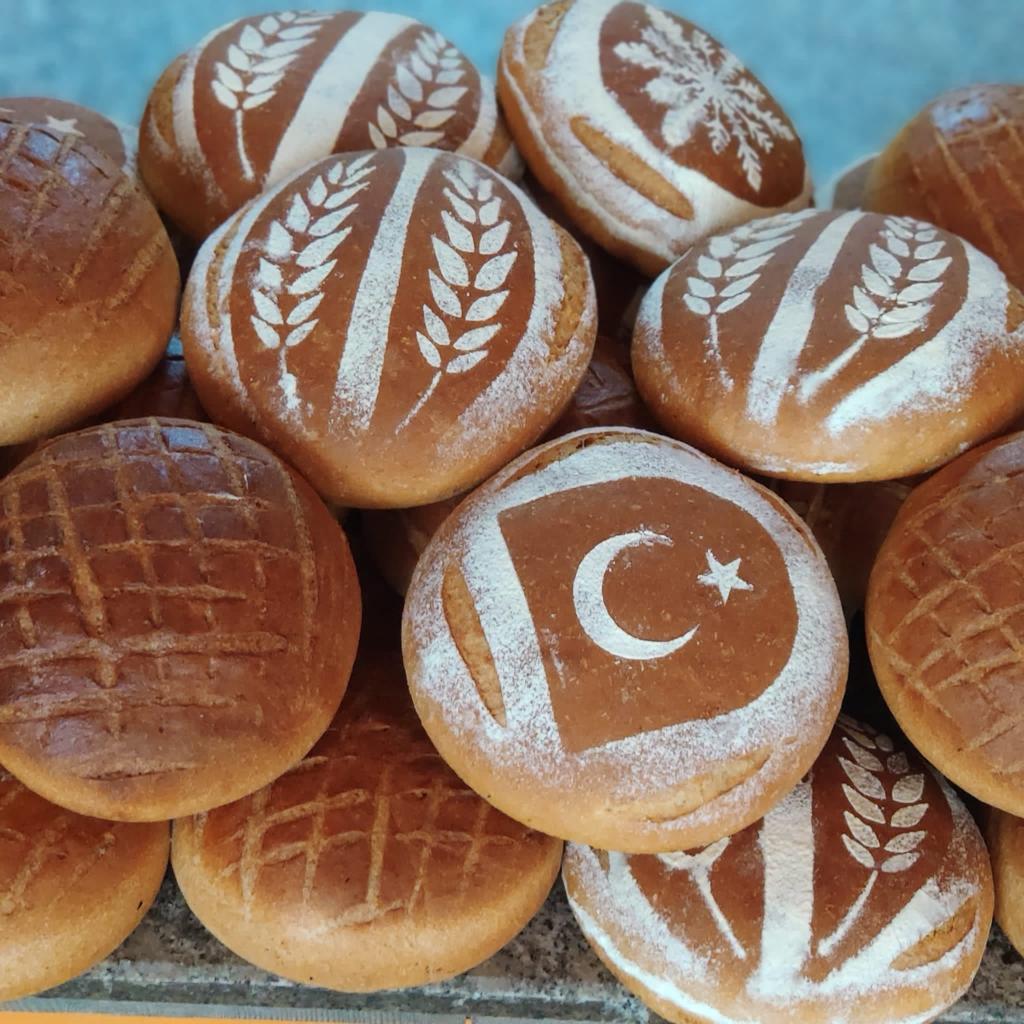 EKMEK DEĞİL SANAT ESERİ, GÖRENLER ŞAŞKINA UĞRUYOR!