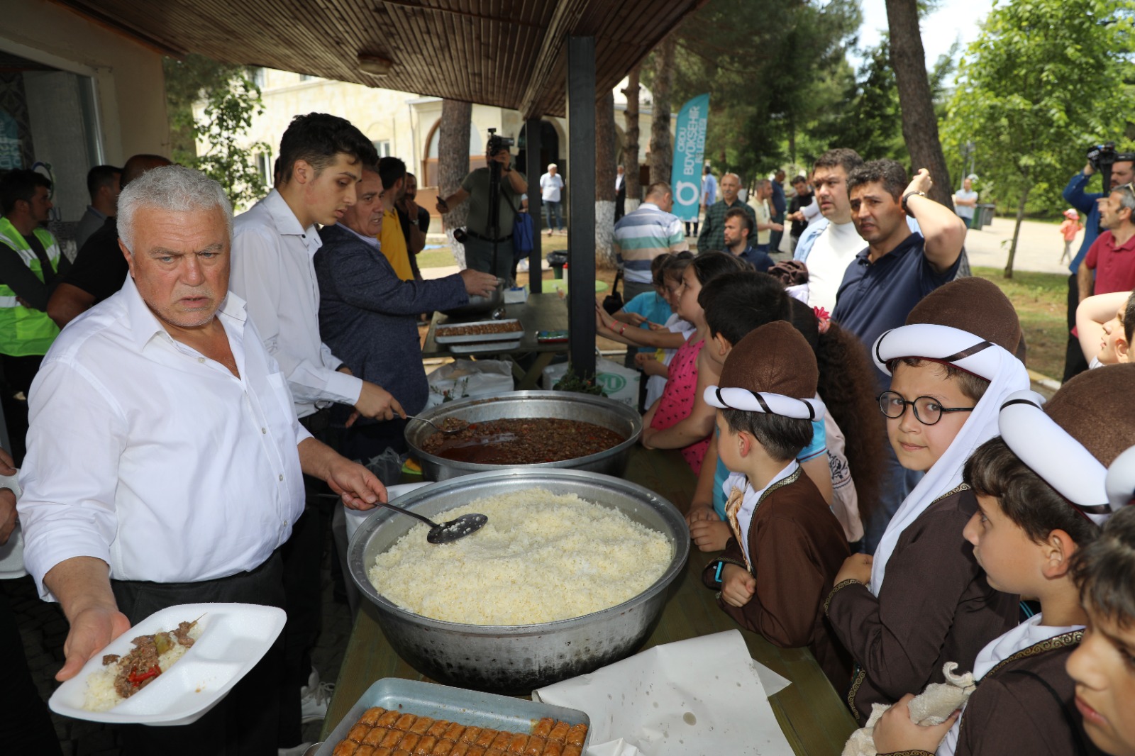 YUNUS EMRE DUALARLA ANILDI