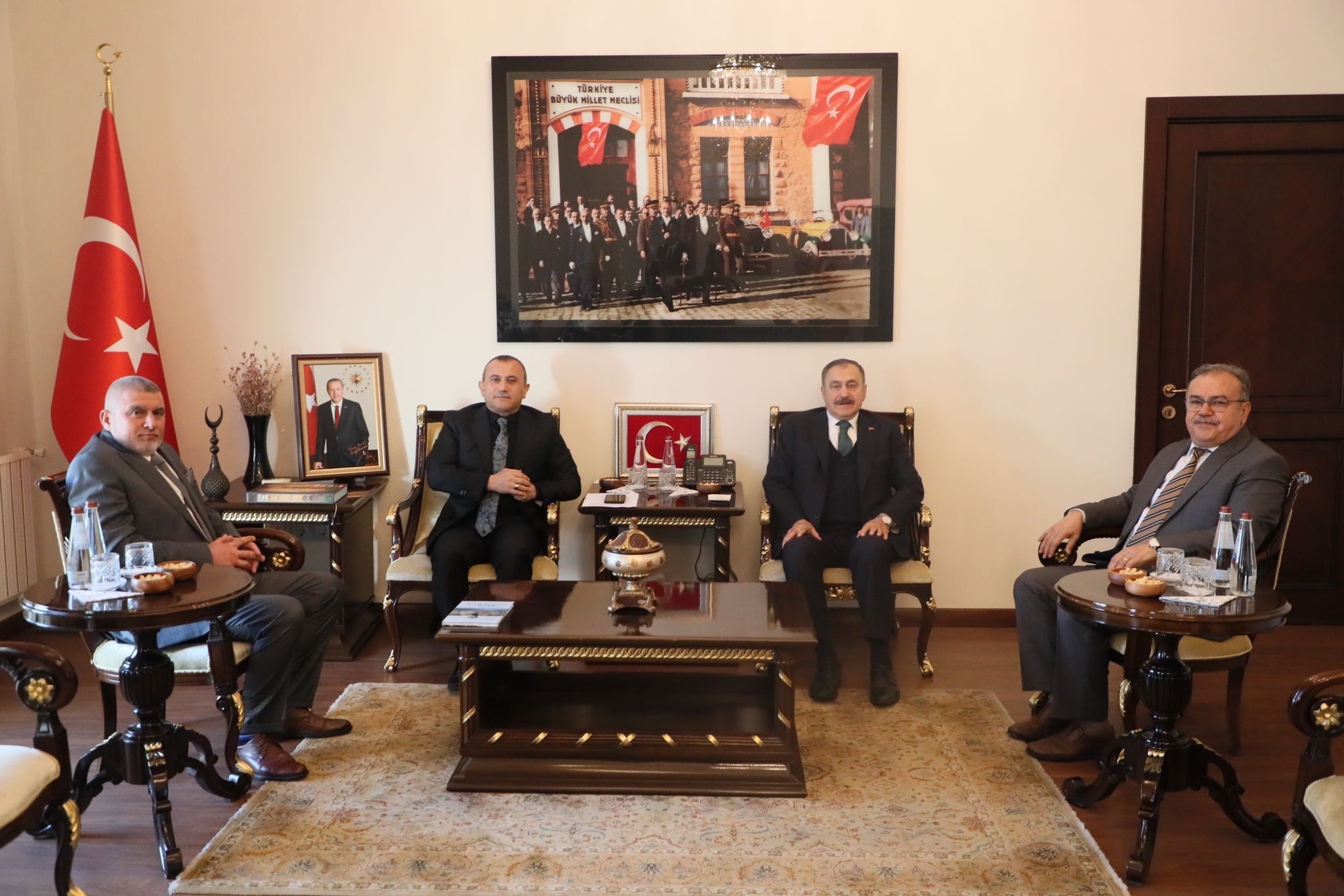 Eski Bakan Eroğlu, Vali Sonel’i Ziyaret Etti