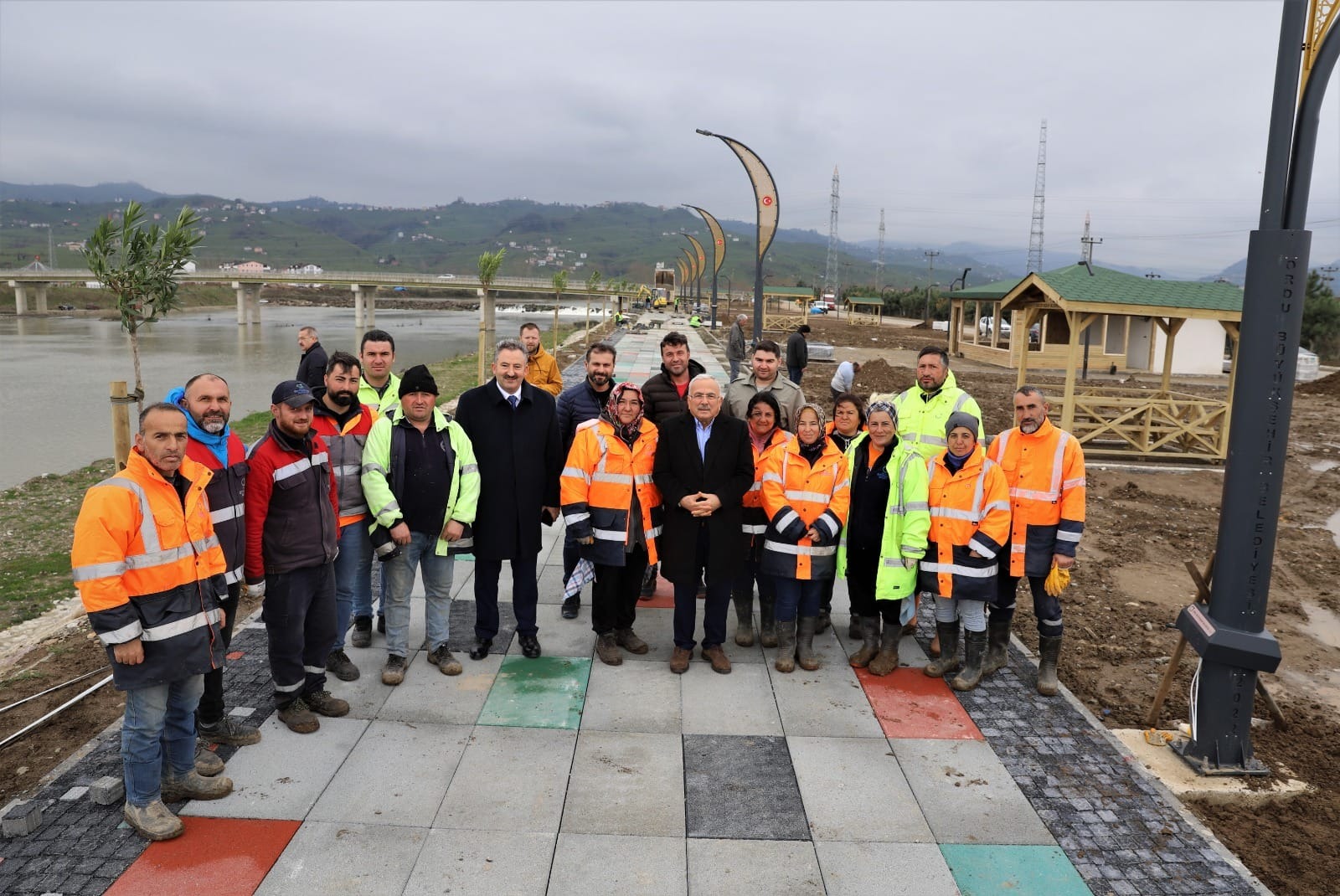 Başkan Güler, Ayağının Tozuyla Sahada