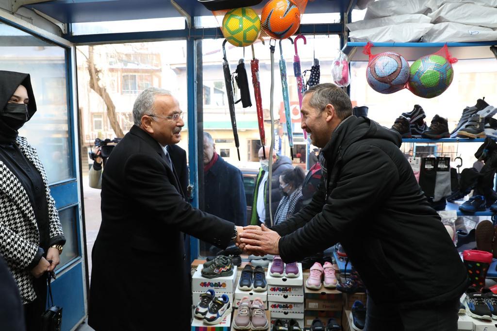 BAŞKAN GÜLER KAR KIŞ DEMEDEN İLÇELERDE BAŞKAN GÜLER KAR KIŞ DEMEDEN İLÇELERDE